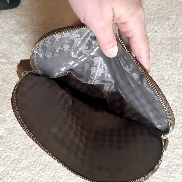 🤎✨ Karl Lagerfeld Paris Monogram Crossbody Bag ✨🤎 *cross-listed* - Picture 7 of 9